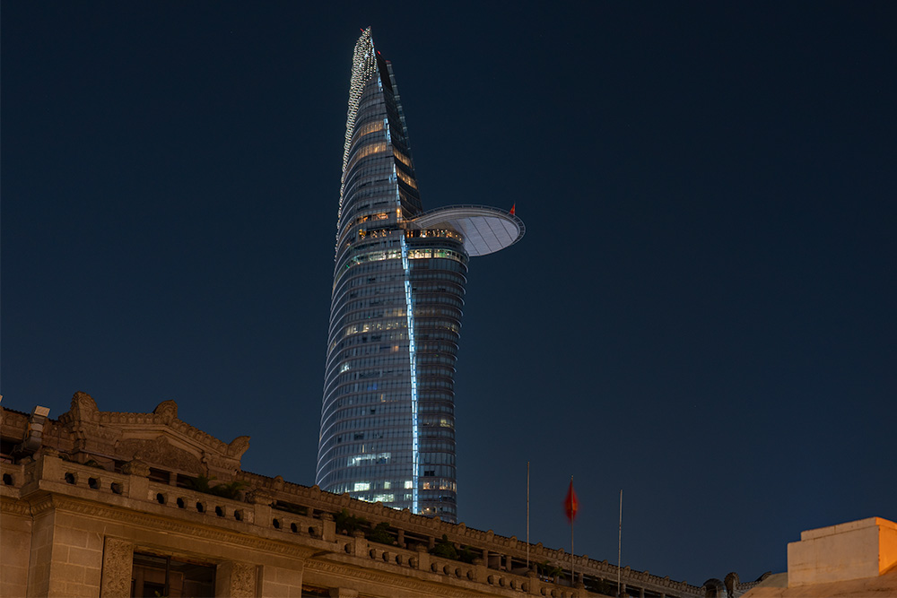 歩行者専用橋「モン橋」からの夜景(ホーチミン)