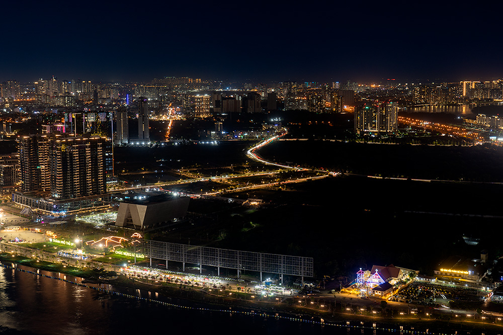 ホーチミン人気の「サイゴン スカイデッキ」からの夜景