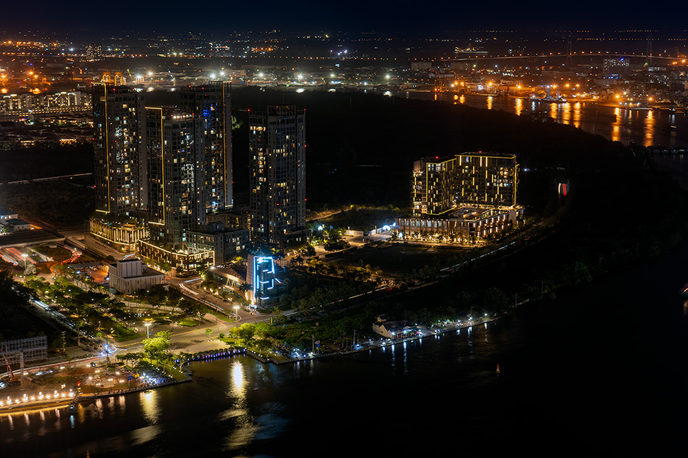 ホーチミン人気の「サイゴン スカイデッキ」からの夜景