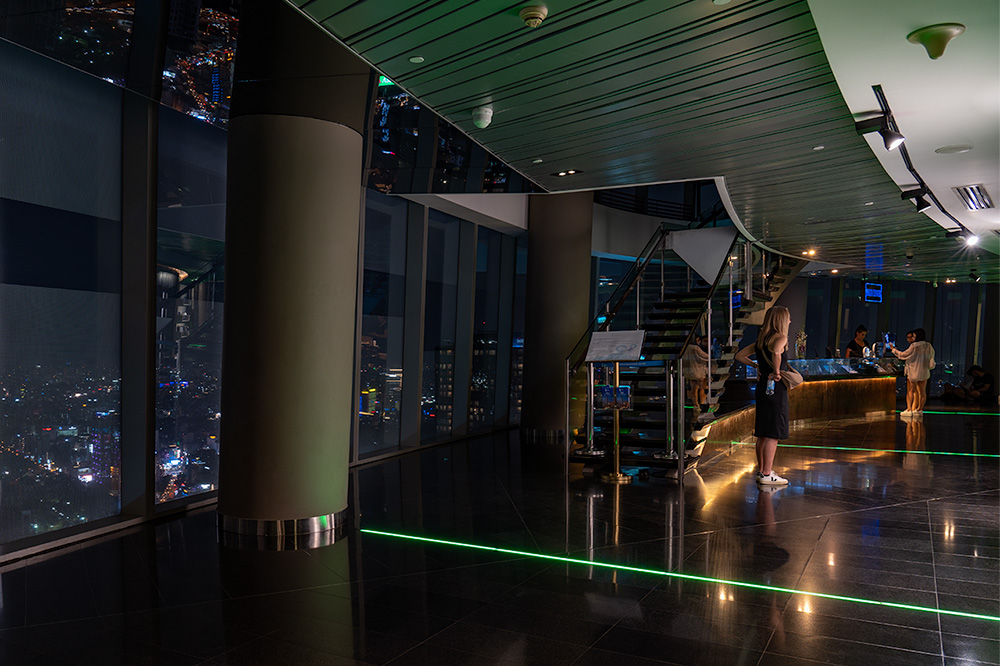 ホーチミン人気の「サイゴン スカイデッキ」からの夜景