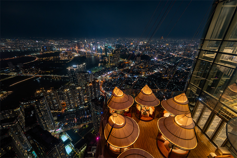 ベトナム最高峰「LANDMARK81」からの夜景(ホーチミン)