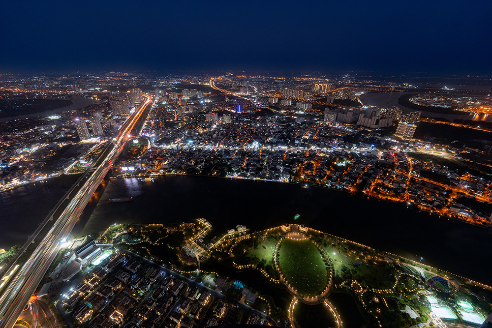 ベトナム最高峰「LANDMARK81」からの夜景(ホーチミン)
