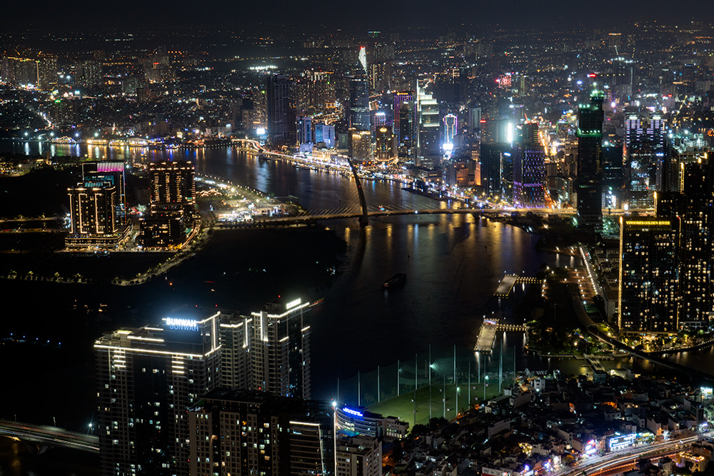 ベトナム最高峰「LANDMARK81」からの夜景(ホーチミン)