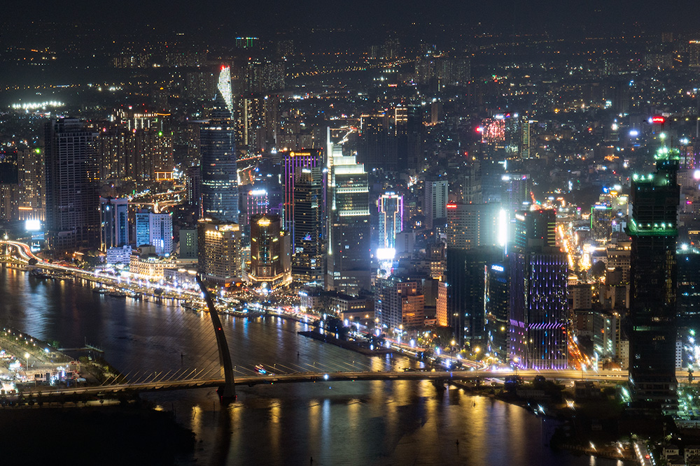 ベトナム最高峰「LANDMARK81」からの夜景(ホーチミン)