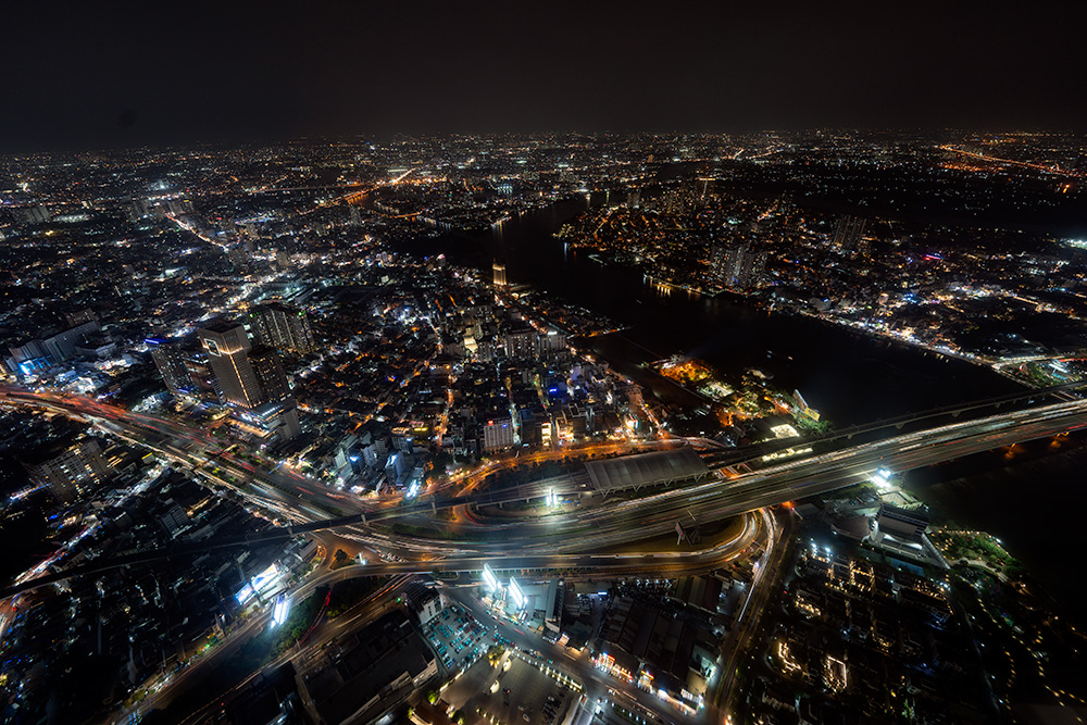 ベトナム最高峰「LANDMARK81」からの夜景(ホーチミン)