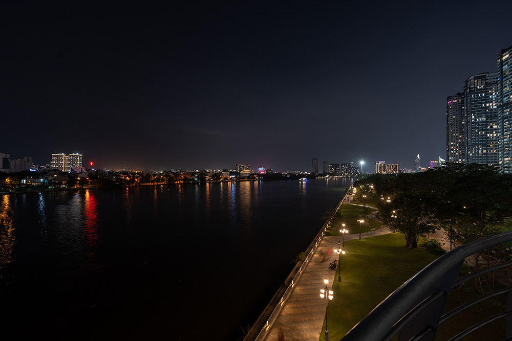 雰囲気抜群なビンホームズ・セントラルパークの夜景(ホーチミン)