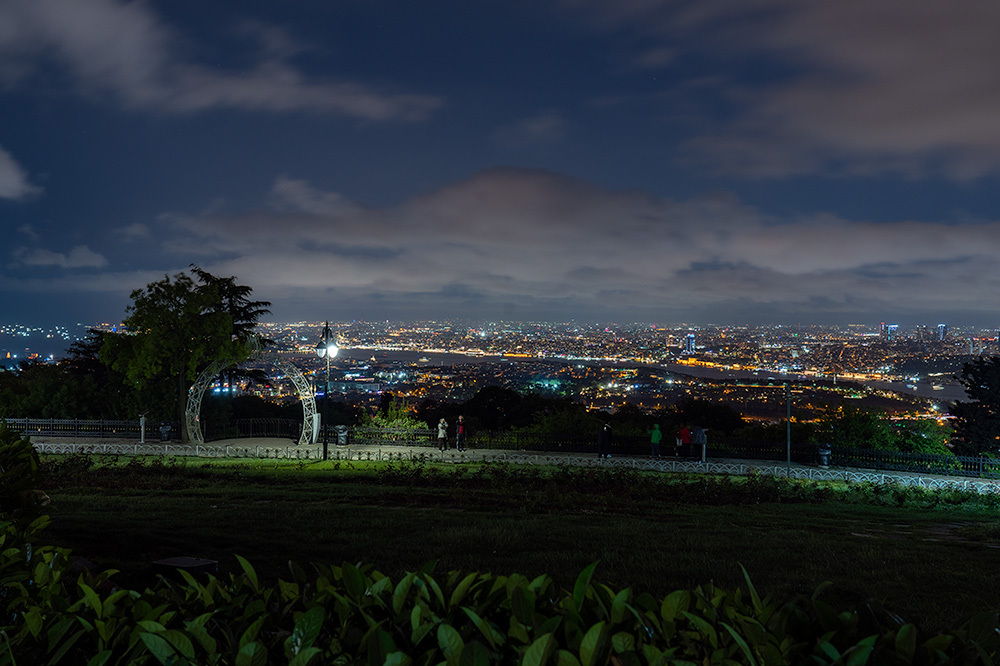 イスタンブールで人気の夜景スポット「チャムルジャ・ヒル」