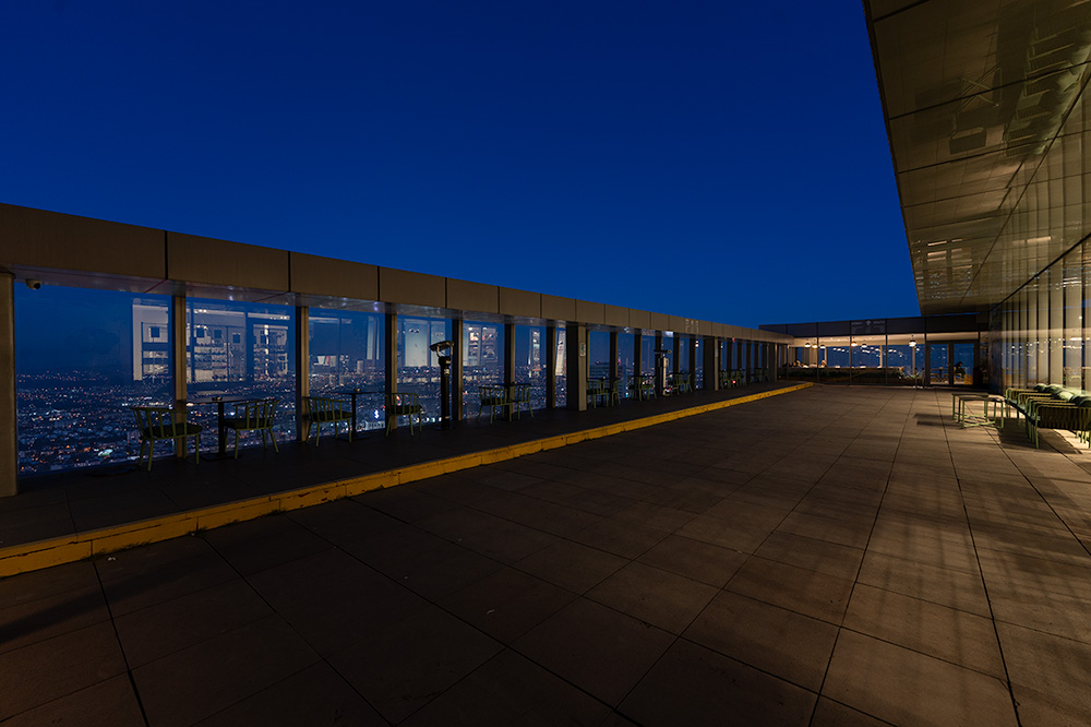 地上236mイスタンブール・サファイアからの夜景