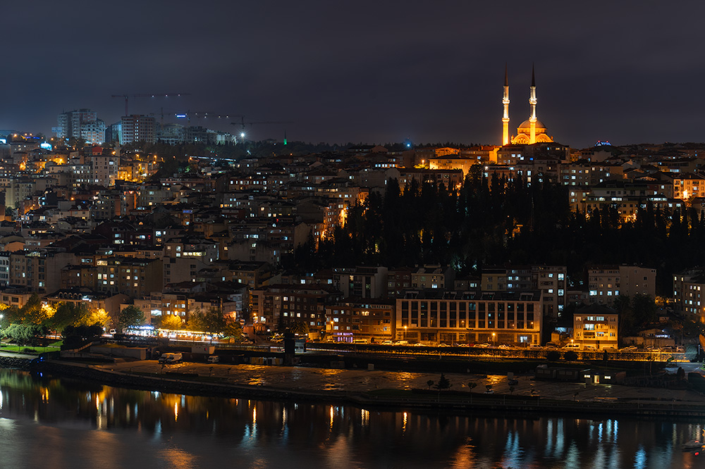 ロープウエイで行く「ピエール ロティの丘」からの夜景