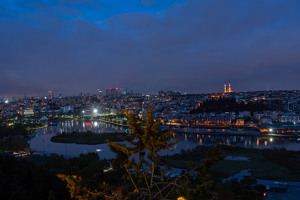 ロープウエイで行く「ピエール ロティの丘」からの夜景