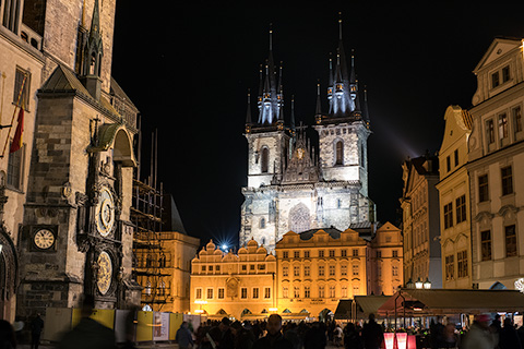 プラハ旧市街広場の夜景