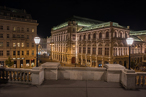 ウィーン アルベルティーナ美術館の夜景 治安状況 アクセス 営業時間など完全レポート
