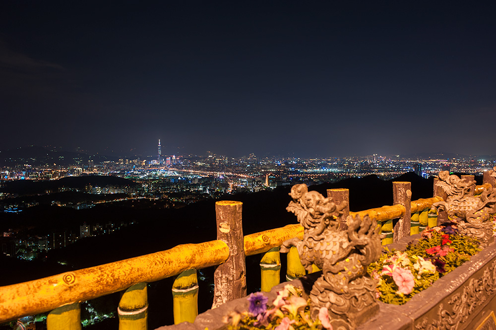 Gate of Bishanyan Temple