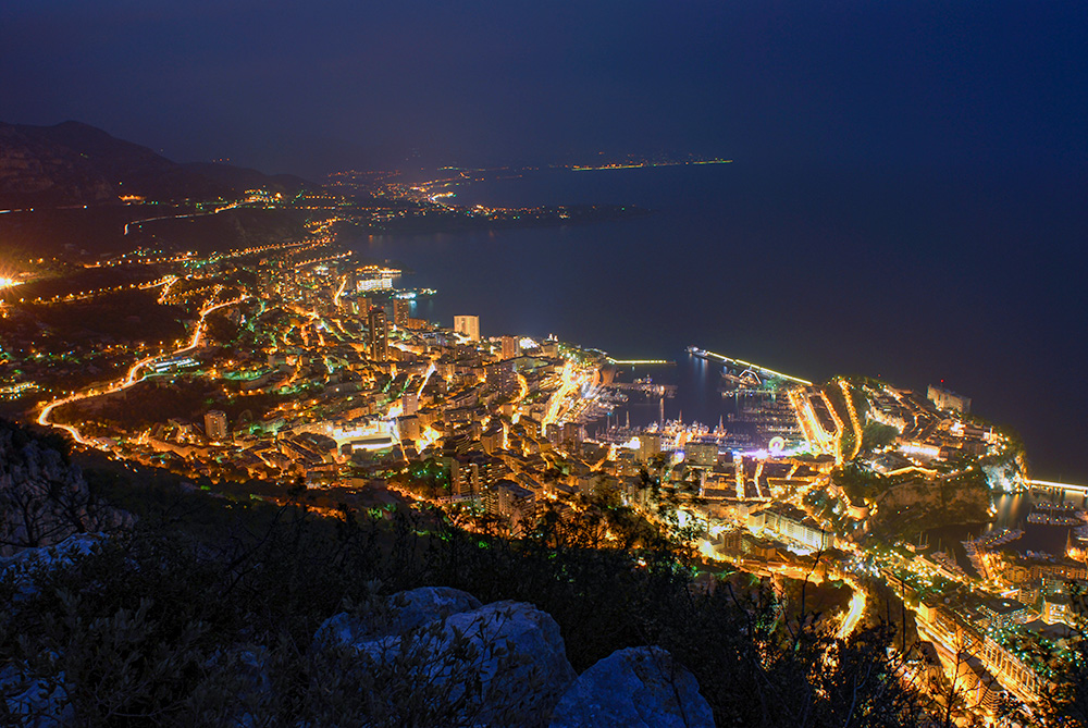 Night view from La tet de chien