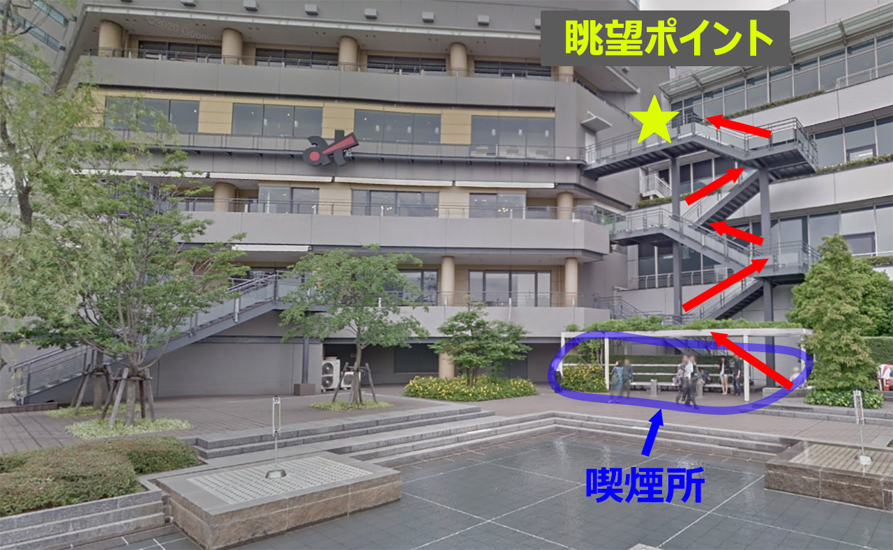 みなとみらい東急スクエア３へ続く階段