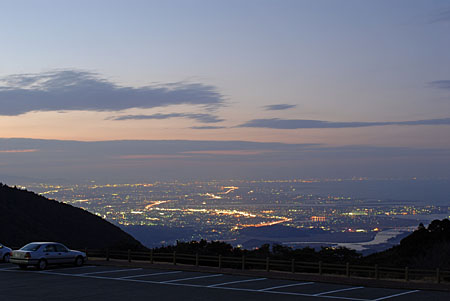 朝熊山展望台　伊勢志摩スカイラインの夜景