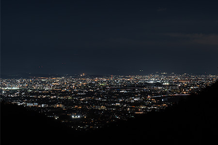 愛宕前展望台近く　嵐山高雄パークウエイの夜景
