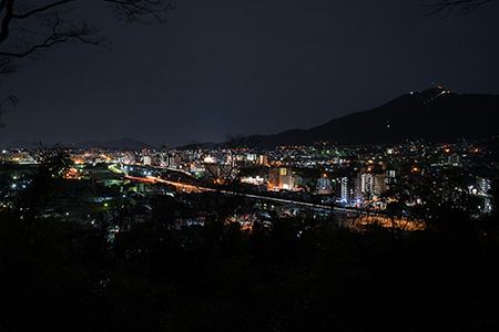 道伯山（黒崎城址）の夜景