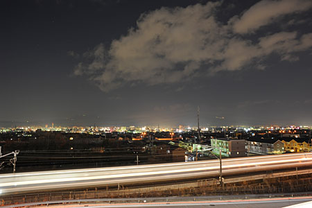フォレオ大津一里山　新幹線展望テラスの夜景