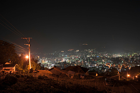 ヘイフリ坂山頂付近の夜景
