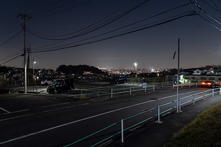 日野市郷土資料館前の夜景