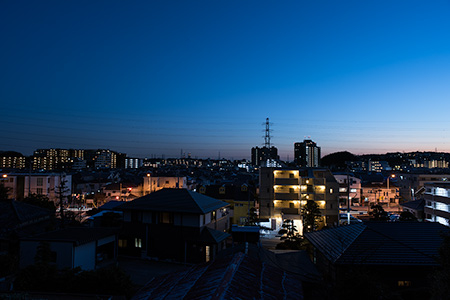 日吉本町5丁目　鳥居の夜景