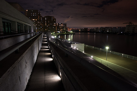 兵庫県立美術館の夜景