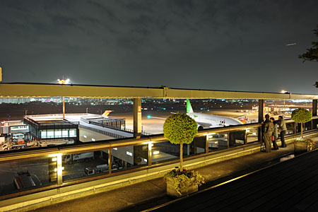 伊丹空港　展望デッキの夜景