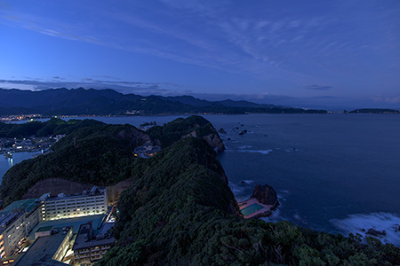 ホテル勝浦　山上館屋上の夜景