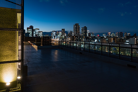 京阪シティモール　屋上庭園の夜景