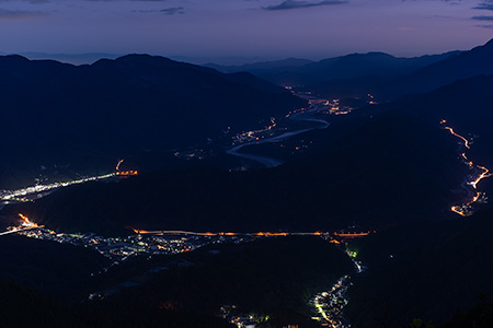 身延山 南側展望台の夜景