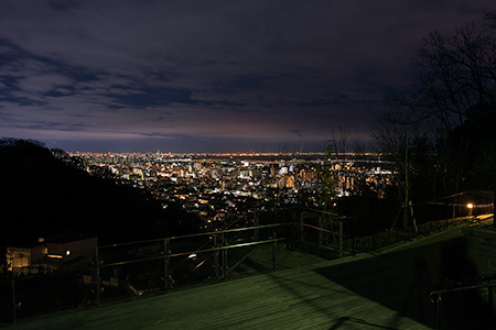 岡本北小公園の夜景