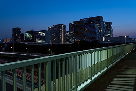 大井北埠頭歩道橋の夜景