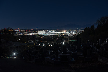 野山北・六道山公園 駐車場の夜景