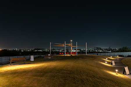 佐野サービスエリアの夜景