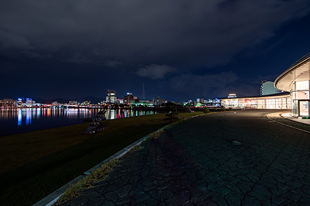 島根県立美術館　岸公園の夜景