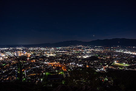 信夫山　烏ヶ崎展望台の夜景