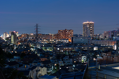 新作八幡宮の夜景