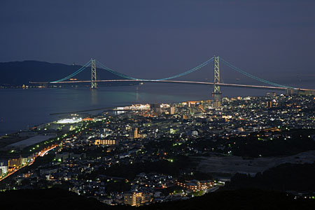 須磨浦山上園地　回転展望閣の夜景