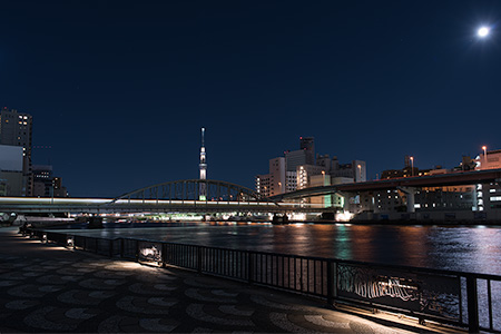 墨田川テラス・柳橋付近の夜景