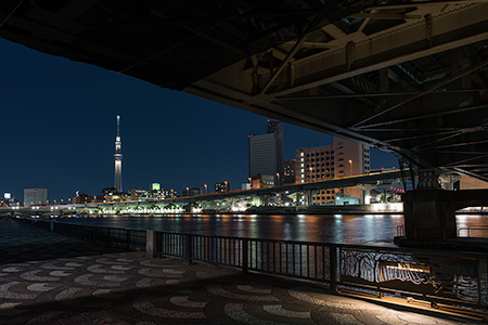 墨田川テラス・柳橋付近の夜景