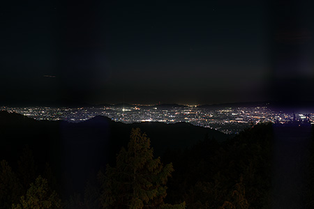 高峰SAの夜景