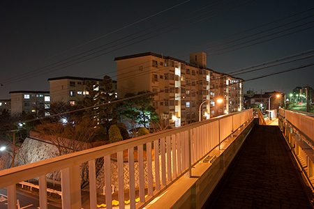 鶴甲東歩道橋の夜景