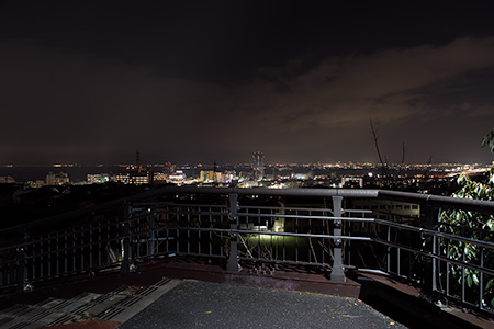 鶴の里歩道橋の夜景