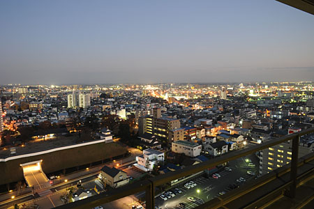 宇都宮市役所　東展望室の夜景