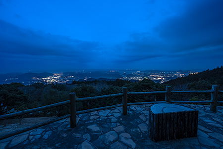 隠居岳公園（ウォーカーズ・パーク）の夜景
