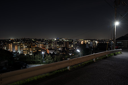横浜キリスト福音教会前の夜景