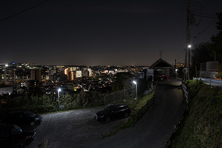 横浜キリスト福音教会前の夜景