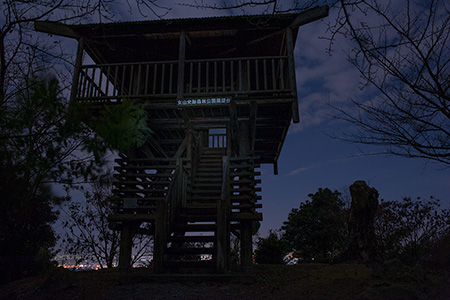 女山史跡森林公園　展望台の夜景